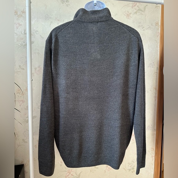 Dockers classic sweater pullover with quarter zipper and long sleeves. Size L. - Picture 3 of 15